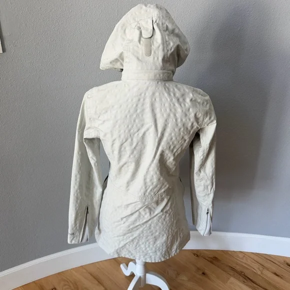 Marmot Women's Hooded Ski Jacket in Creamy Grey - Picture 6 of 16